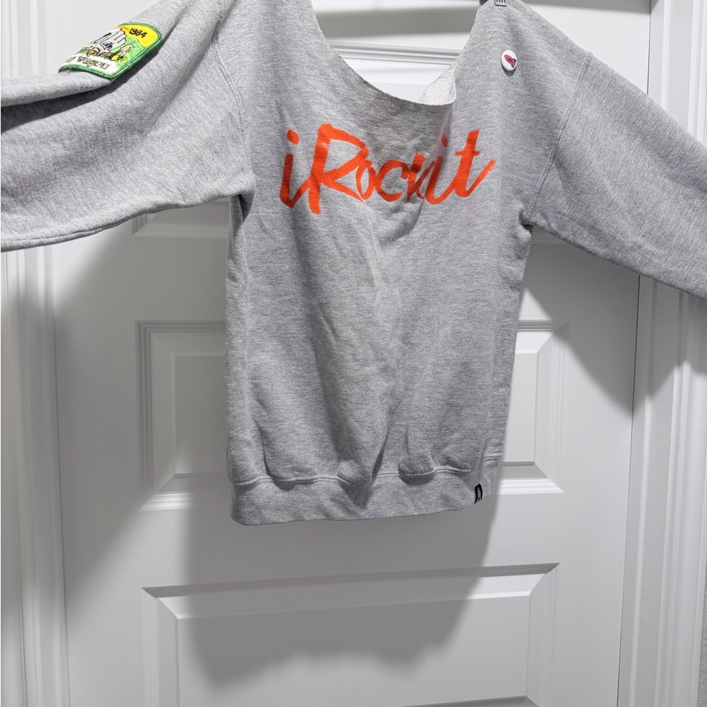 Gray Women's Sweatshirt with Orange Print says iRockit